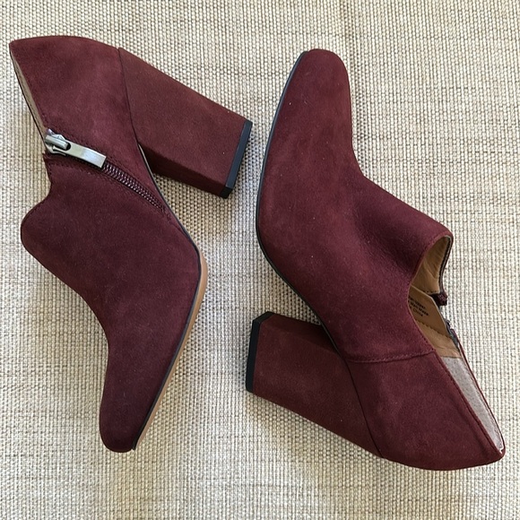 Franco Sarto Suede Side Zip Heeled Booties Merlot Size 6.5 Flawed - Picture 4 of 16